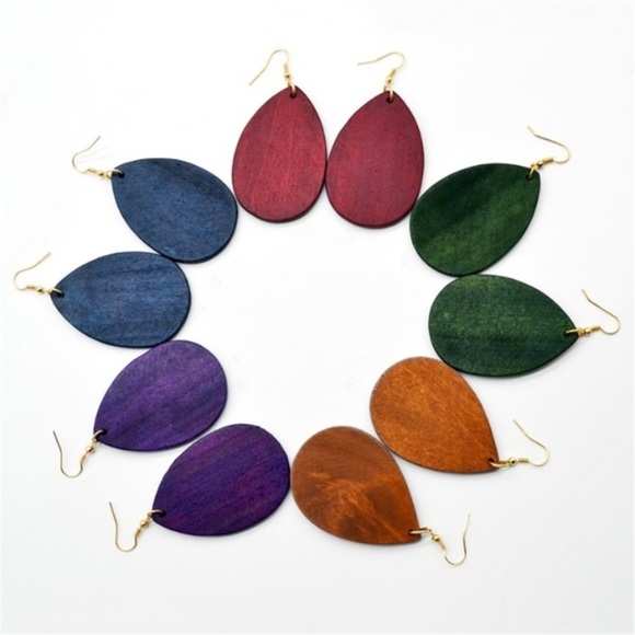 Wooden teardrop earrings - Picture 3 of 3